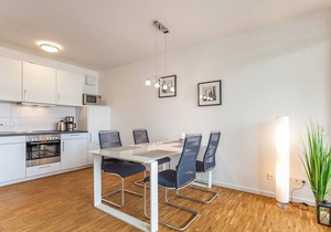 Beautiful apartment with sunny balcony and underfloor heating - only 150 m to the beach