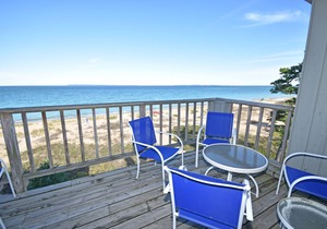 Beautiful Beachfront Condo in Glen Arbor's Homestead Resort; Acc: 8.