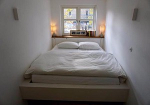 Beautiful Canalside 1-Bedroom Flat with Terrace
