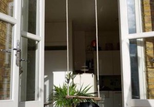 Beautiful Canalside 1-Bedroom Flat with Terrace