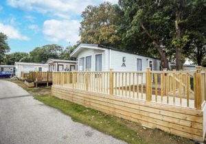 Beautiful Caravan With Decking At Azure Seas In Suffolk, Sleeps 6 Ref 32004Az