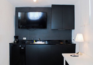 Beautiful Chandeliers, Cozy & Enjoyable Studio - Balcony/FREE WIFI - 301