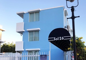 Beautiful Chandeliers, Cozy & Enjoyable Studio - Balcony / FREE WIFI - 202