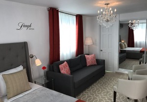 Beautiful Chandeliers, Cozy & Enjoyable Studio - Balcony / FREE WIFI - 301