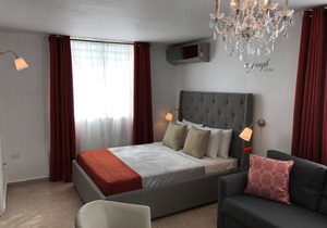 Beautiful Chandeliers, Cozy & Enjoyable Studio - Balcony / FREE WIFI - 301