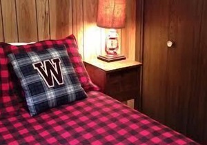 Beautiful, Comfy, Rustic Ski Chalet Steps From Ski Brule Mountain - LEFT side