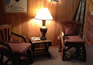 Beautiful, Comfy, Rustic Ski Chalet Steps From Ski Brule Mountain (Left Side)