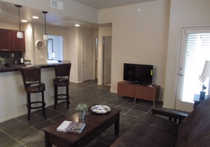 Beautiful Condo In Placita Escondida near River Walk- All New Furniture!