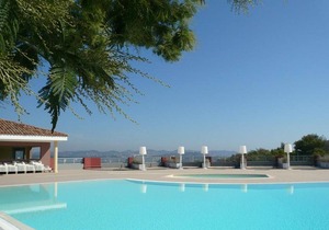 Beautiful apartment with panoramic sea view in Mandelieu