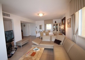 Beautiful apartment with sea view in Mandelieu