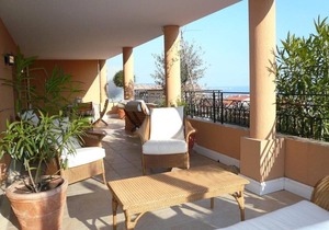 Beautiful apartment on the hills with sea view