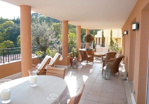 Beautiful apartment on the hills with sea view