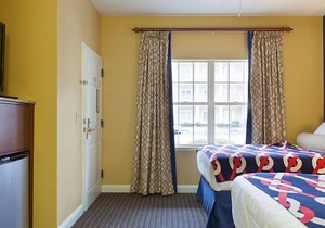 Beautiful Guest Room at Harbour Lights