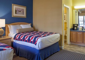 Beautiful Guest Room at Harbour Lights