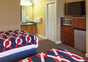 Beautiful Guest Room at Harbour Lights