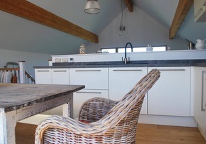 Beautiful holiday home with hot tub, just a walk away from Talland beach.