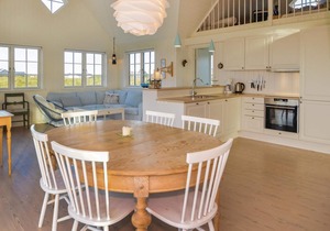 Beautiful home in Blåvand with WiFi