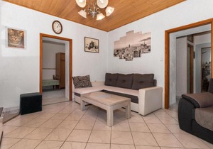 Beautiful home in Bribir with 3 Bedrooms, WiFi and Jacuzzi