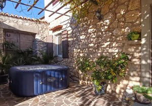 Beautiful home in Bribir with 3 Bedrooms, WiFi and Jacuzzi