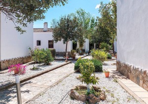 Beautiful home in El Coronil with WiFi