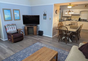Beautiful Home in Holgate 0.1 Miles From The Beach!