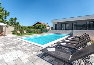 Beautiful home in Rastane Donje