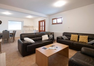 Beautiful home in Imotski with kitchen