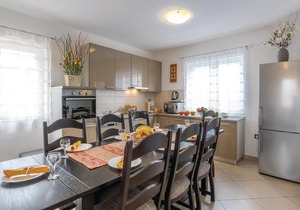Beautiful home in Loborika with WiFi