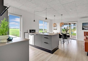 Beautiful home in Løgstrup with kitchen