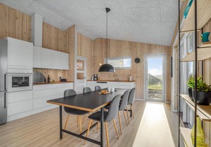 Beautiful home in Løgstrup with kitchen