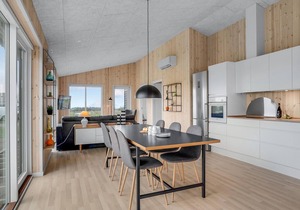Beautiful home in Løgstrup with kitchen