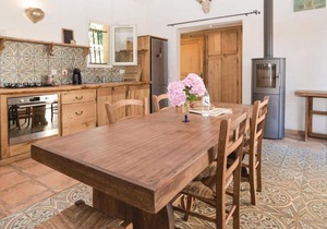 Beautiful home in Sisco with 4 Bedrooms and WiFi