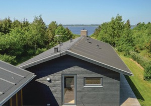 Beautiful home in Skals with WiFi