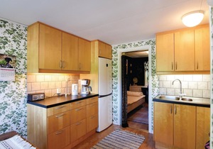 Beautiful home in Väse with kitchen