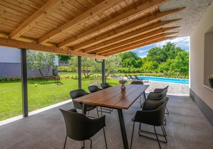 Beautiful home in Zmijavci with WiFi