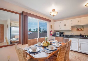 Beautiful Home Just Up From Brennecke's Beach w/Free WiFi and Ocean Views