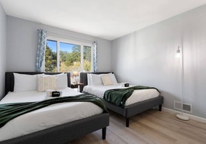 Beautiful Home Near Beaches and QuietNeighborhood5