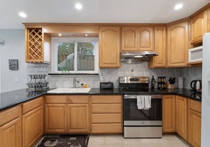 Beautiful Home Near Beaches and QuietNeighborhood3