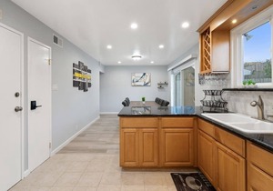 Beautiful Home Near Beaches and QuietNeighborhood3