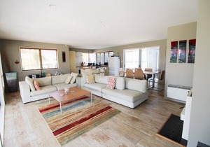 Beautiful home 1 minute from the beach
