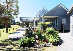 Beautiful home 1 minute from the beach