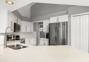 Beautiful home only 5 minute walk to the beach! Sleeps 8!