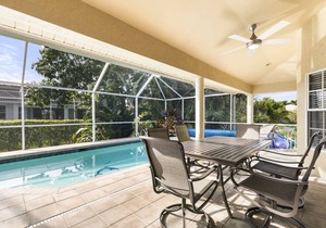 Beautiful home only 5 minute walk to the beach! Sleeps 8!