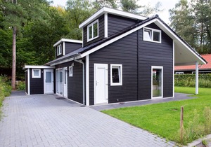 Beautiful house with covered terrace in Rhenen