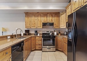 Beautiful Huntsville Vacation Rental 10 Mins from Snowbasin LS40