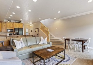 Beautiful Huntsville Vacation Rental 10 Mins from Snowbasin LS40