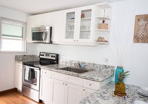 Beautiful Kailua Home, near the beach and 6 minutes walk to Kailua town