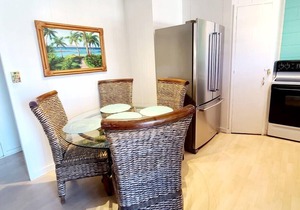Beautiful Lahaina Side 2 BR Condo with Beach View