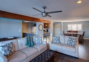 Beautiful lake view at the Knolls - 3 bedroom 3 bath condo