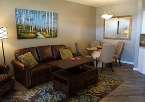 BEAUTIFUL LAKEFRONT, GROUNDFLOOR CONDO AVAILABLE, IDEAL UBCO RENTAL